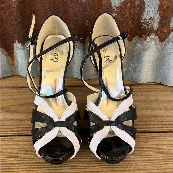 Deb's Black and White Platform Shoes, Womens size 8 - Picture 2 of 16